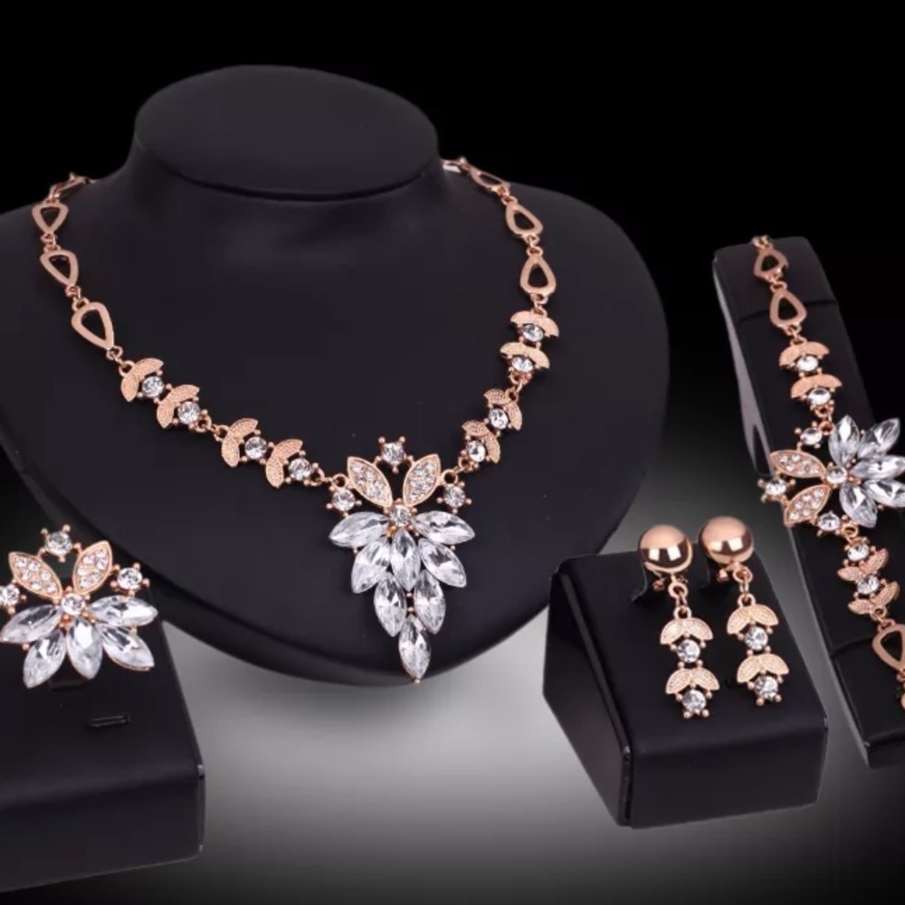 Lovely Rhinestone Necklace set